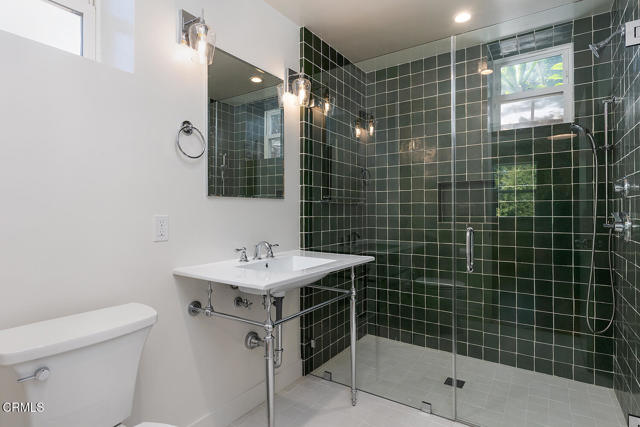 196 Malcolm Drive Drive, Pasadena CA: https://media.crmls.org/mediaz/a1b81737-d271-459e-80b7-de6e76940627.jpg