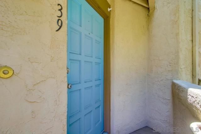 3268 Via Marin, La Jolla CA: https://media.crmls.org/mediaz/a1b84d59-4622-4ccd-b1ad-b87fa7bb1f95.jpg