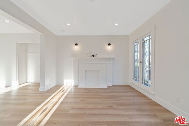 7957 Fountain Avenue, West Hollywood CA: https://media.crmls.org/mediaz/a1b87802-8122-4cbf-9aa0-97256a4076f1.jpg