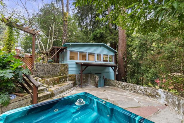 15725 Kings Creek Road, Boulder Creek CA: https://media.crmls.org/mediaz/a1b882c2-6b77-4368-8bd3-1d0e97c0b02e.jpg