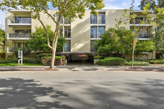 455 Grant Avenue, Palo Alto CA: https://media.crmls.org/mediaz/a1b8b316-9a8c-460b-b918-fa5ba04a91c2.jpg