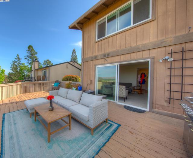 2617 Star Tree Ct., Martinez CA: https://media.crmls.org/mediaz/a1b959c7-e7a2-4d38-b4a0-9f0dbf71c09e.jpg