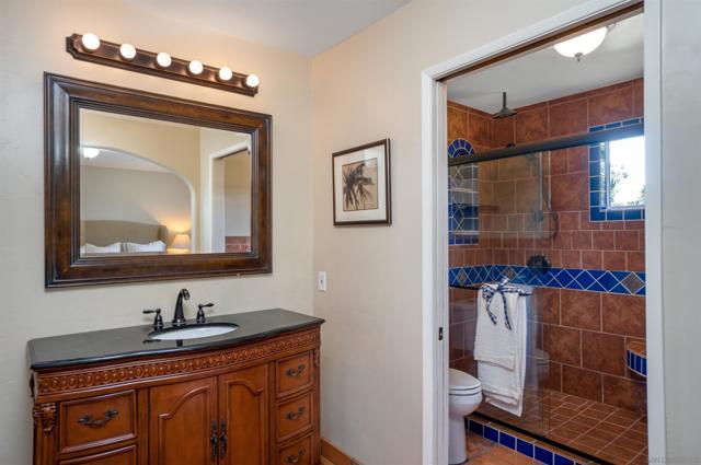 2826 Calle De Malibu, Escondido CA: https://media.crmls.org/mediaz/a1b9616c-83cd-44e0-87ca-32f9a093ee43.jpg