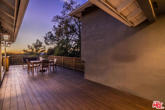 4015 Karelia Street, Los Angeles CA: https://media.crmls.org/mediaz/a1b9adee-2f3d-446d-b9a7-328c173a5e45.jpg