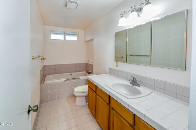 2060 Olga Street, Oxnard CA: https://media.crmls.org/mediaz/a1b9c6d6-1eb9-4a0b-95ad-58b8db5b23ed.jpg
