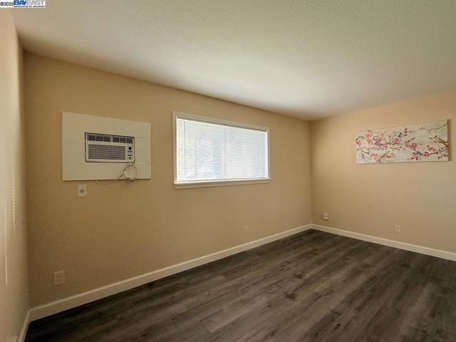 68 El Toro Ct, Fairfield CA: https://media.crmls.org/mediaz/a1ba5981-f10e-4981-a670-f5fea85fbb1d.jpg