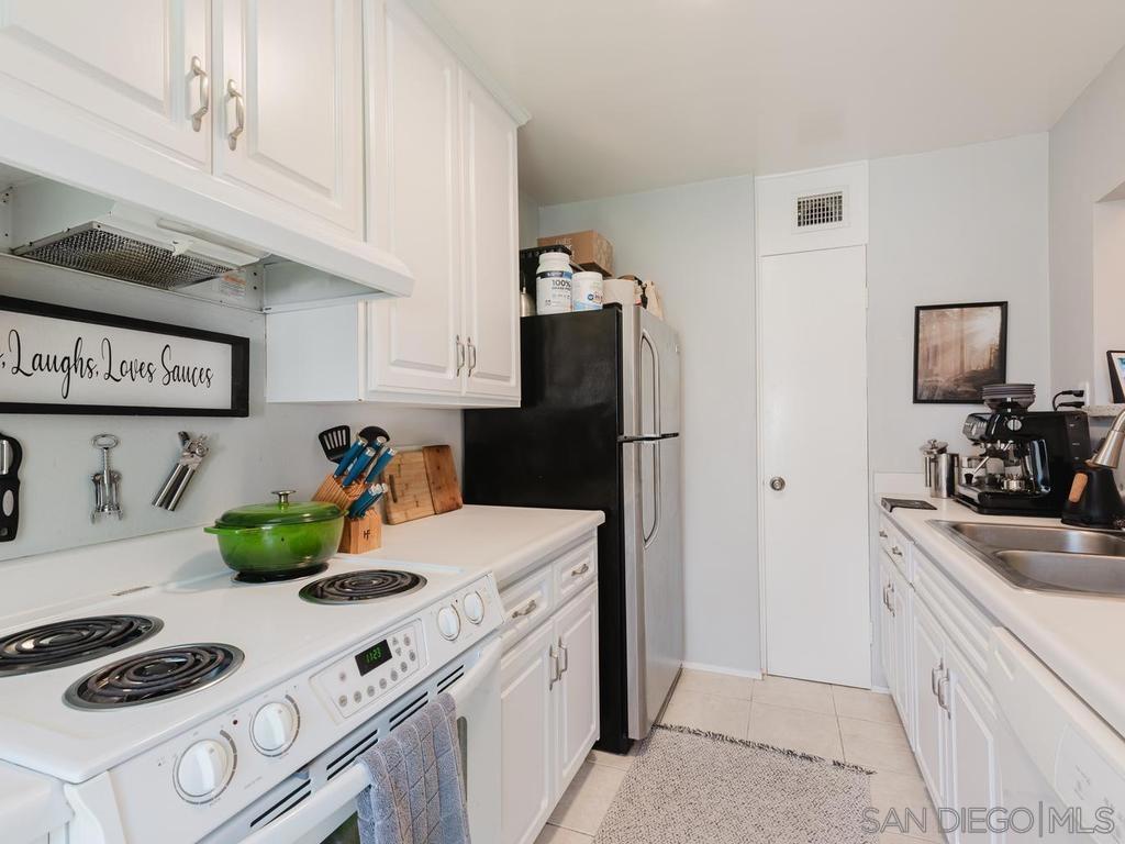 4837 Collwood Blvd - photo 11