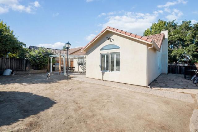 1261 South Street, Hollister CA: https://media.crmls.org/mediaz/a1babfa5-74e0-4ba1-91bb-fd5329f6f159.jpg