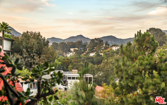 2882 Belden Drive, Los Angeles CA: https://media.crmls.org/mediaz/a1baf99e-b1ed-4a41-b417-e1b1f8aa6419.jpg