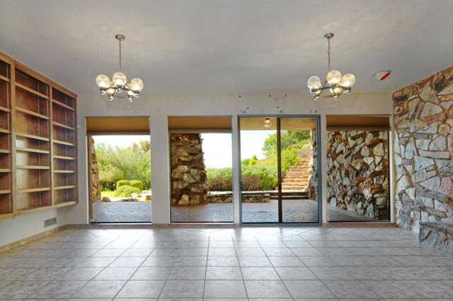 20753 Scenic Vista Drive, San Jose CA: https://media.crmls.org/mediaz/a1bb6acd-70df-4b32-949e-55f4f4dd85ad.jpg