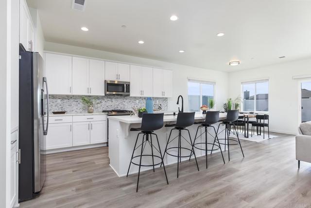 Detail Gallery Image 9 of 52 For 1609 Mauzy Way, El Cajon,  CA 92021 - 4 Beds | 3 Baths