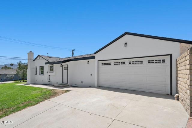 1105 Fairview Drive, La Canada Flintridge CA: https://media.crmls.org/mediaz/a1bc33ff-45d5-4caf-90bf-1cc08712c119.jpg