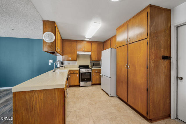 Detail Gallery Image 9 of 32 For 203 E Garden Gr, Port Hueneme,  CA 93041 - 2 Beds | 2 Baths