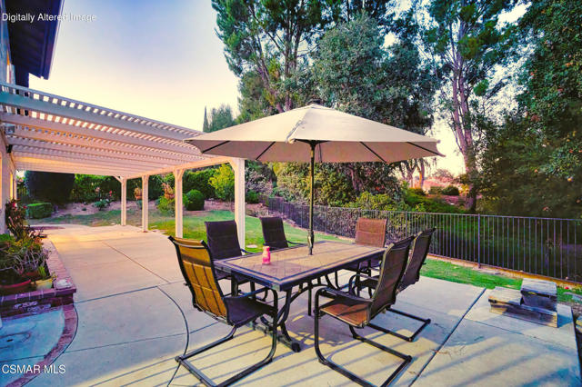 6058 Hedgewall Drive, Westlake Village CA: https://media.crmls.org/mediaz/a1bc8e9f-5f1d-4aa0-ab18-9b3940b3c19d.jpg
