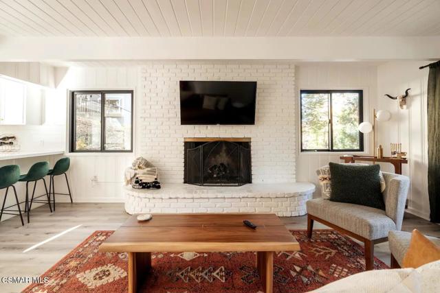 28989 Palisades Drive, Lake Arrowhead CA: https://media.crmls.org/mediaz/a1bcb9c6-0db1-45e5-9ad2-ca269ab3a8e8.jpg