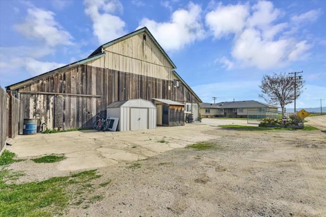 1204 Shore Road, Hollister CA: https://media.crmls.org/mediaz/a1bd4730-71e7-4c16-bae6-8c24d0b3b956.jpg