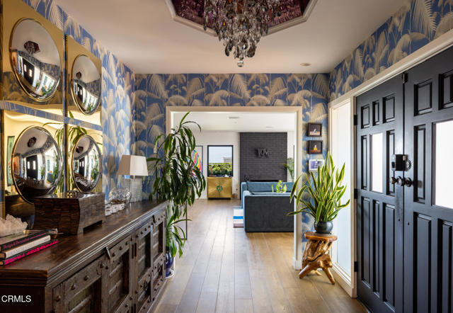 Detail Gallery Image 3 of 33 For 14593 Deervale Pl, Sherman Oaks,  CA 91403 - 4 Beds | 4 Baths