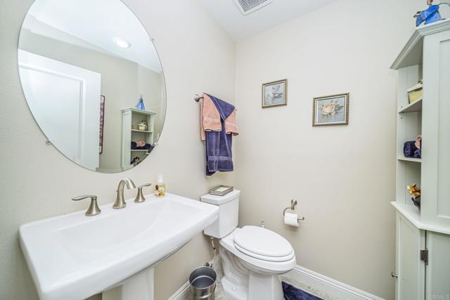 Detail Gallery Image 11 of 36 For 2044 Campo Verde Ct, Escondido,  CA 92026 - 4 Beds | 3/1 Baths