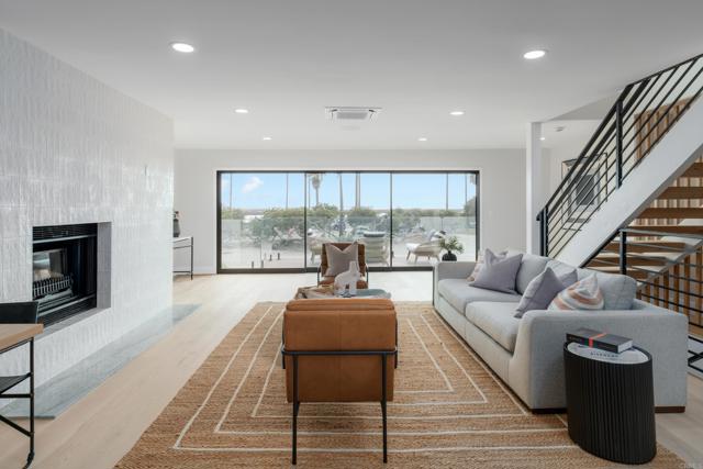 2623 Ocean Front Walk, San Diego CA: https://media.crmls.org/mediaz/a1bdfe74-f66c-46f3-b2a9-887447918456.jpg