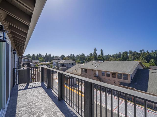116 Aptos Village Way, Aptos CA: https://media.crmls.org/mediaz/a1be6174-3920-4e7f-837a-d221f629e841.jpg