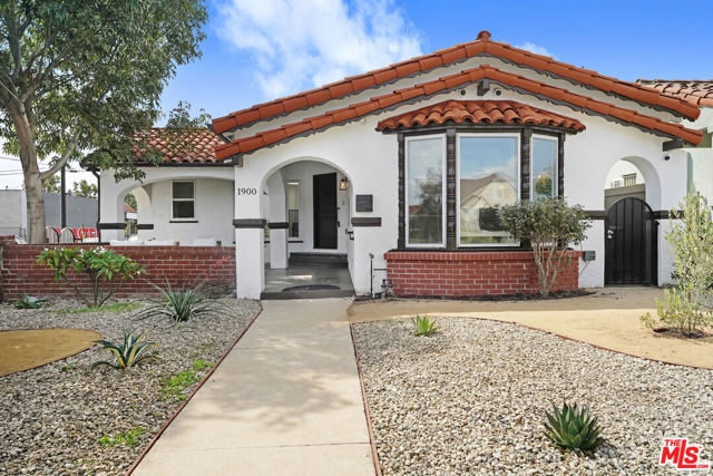 1900 W 85th Street, Los Angeles CA: https://media.crmls.org/mediaz/a1bedfa8-0c7c-4a0f-8bae-acdf2b5c4028.jpg