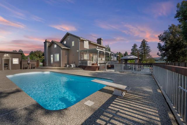 151 Tierra Del Sol, Hollister CA: https://media.crmls.org/mediaz/a1bee0d8-703e-485c-bbe3-02e5d7415410.jpg