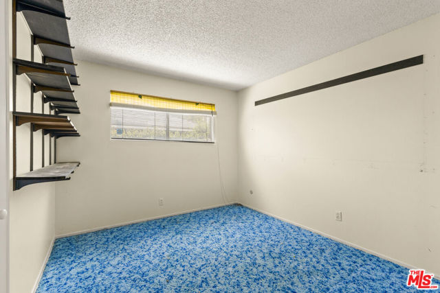 1379 Acapulco Avenue, Simi Valley CA: https://media.crmls.org/mediaz/a1bee8bb-06e3-4ab8-ae73-8cdb65fe9c72.jpg