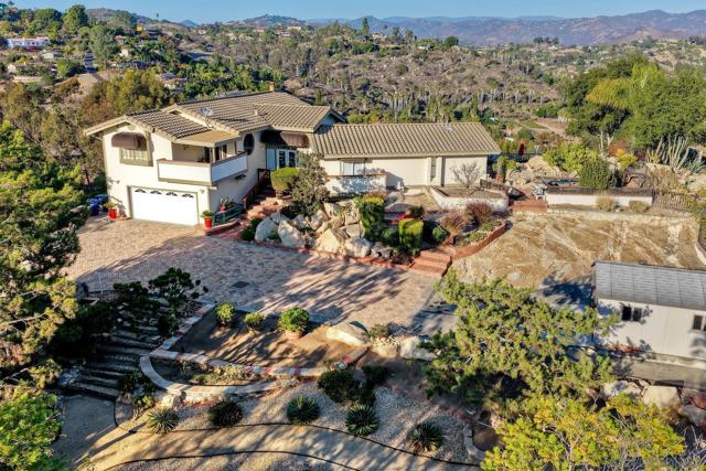2848 Sunset Hills, Escondido CA: https://media.crmls.org/mediaz/a1bef771-b421-40b2-8228-5d9e2b2f322a.jpg