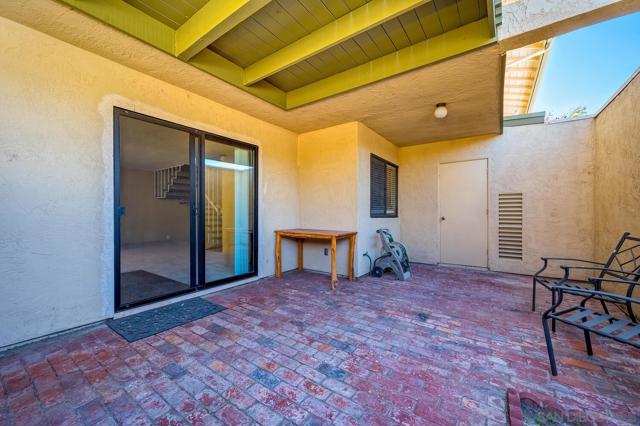 5948 Caminito Yucatan, San Diego CA: https://media.crmls.org/mediaz/a1c03052-458c-43b0-a386-c707eed76d14.jpg