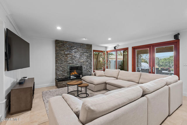 1635 Ryder Cup Drive, Westlake Village CA: https://media.crmls.org/mediaz/a1c092b2-8a9f-481f-a385-458678df754a.jpg