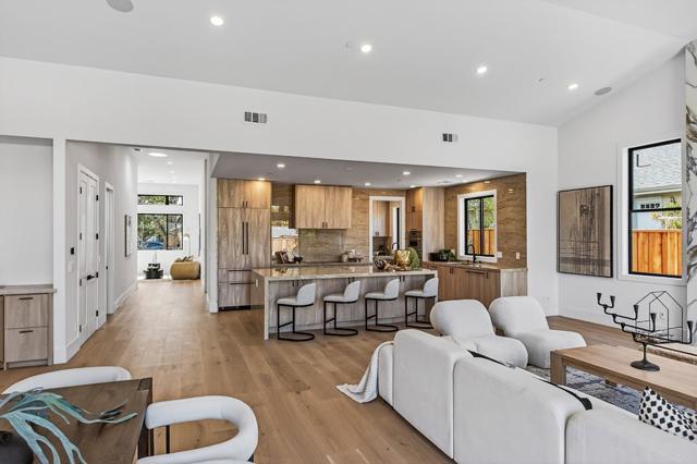 18645 Paseo Lado, Saratoga CA: https://media.crmls.org/mediaz/a1c0ba5e-da37-417f-b467-ec3cb683cf58.jpg