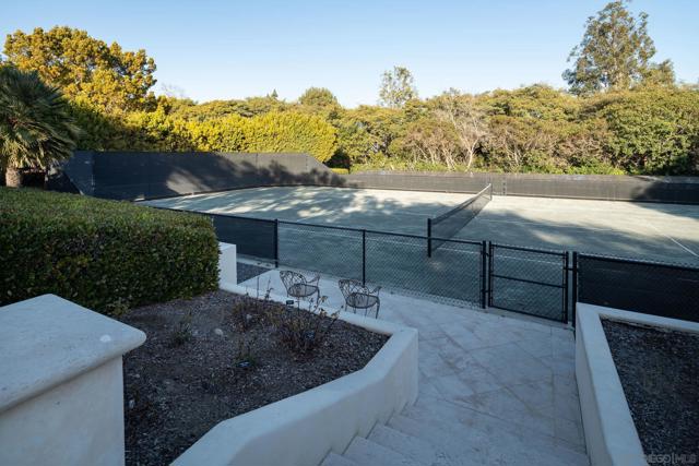 17535 Los Morros, Rancho Santa Fe CA: https://media.crmls.org/mediaz/a1c11d9a-04a9-4134-ab22-d9e173426f83.jpg