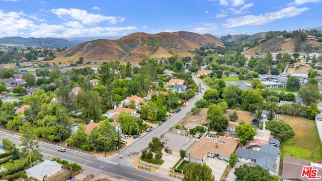 28461 Driver Avenue, Agoura Hills CA: https://media.crmls.org/mediaz/a1c14870-4529-4d11-8025-df9bce7c4800.jpg