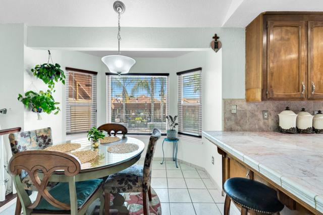 711 Kirkwood Court, Los Banos CA: https://media.crmls.org/mediaz/a1c1daf0-6267-4ce4-820f-92d29fa4423d.jpg