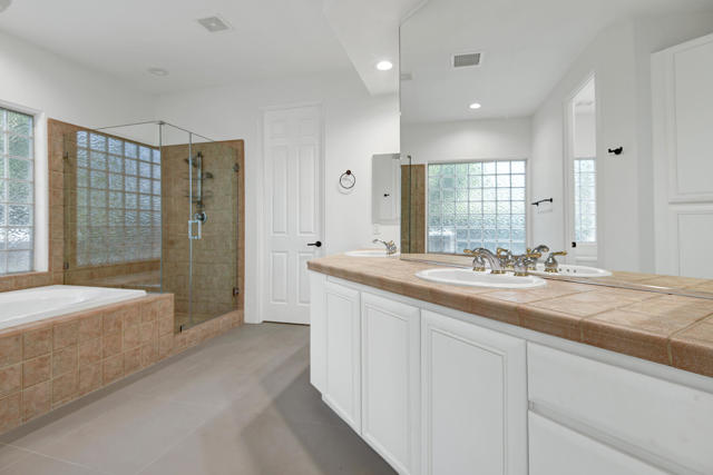 78863 Breckenridge Drive, La Quinta CA: https://media.crmls.org/mediaz/a1c26ab5-2461-47d6-8199-d47d8d6ba9c1.jpg