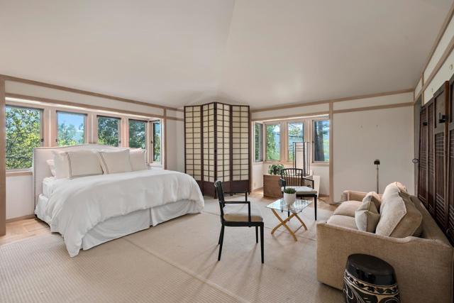25 Toro Court, Portola Valley CA: https://media.crmls.org/mediaz/a1c2863a-cda9-415e-b1a7-a4fc1f115cb5.jpg