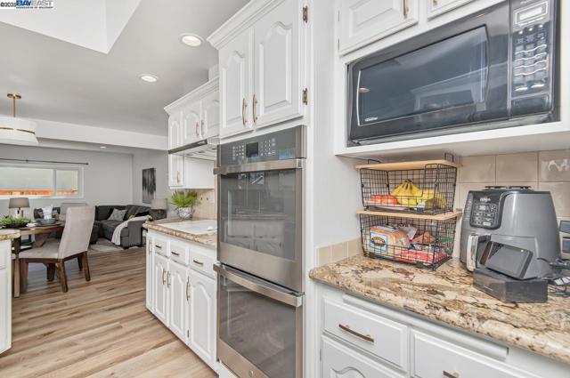 6767 Taffy Ct, Pleasanton CA: https://media.crmls.org/mediaz/a1c31431-48c5-470d-adfd-728f67bba07d.jpg