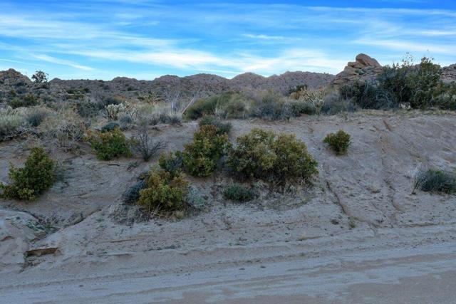 Image 27 of 80 For 57795 Big Horn Drive