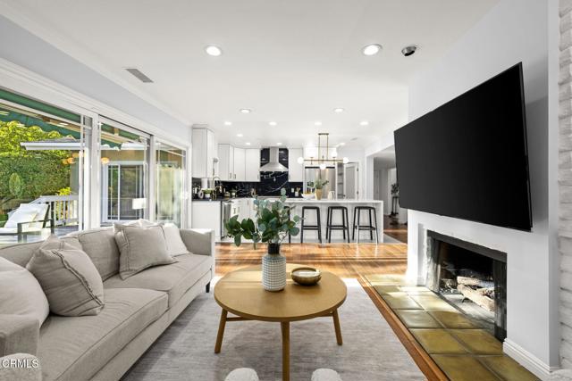 9545 Creemore Place, Tujunga CA: https://media.crmls.org/mediaz/a1c34585-9779-400a-84b0-fae3765795a9.jpg