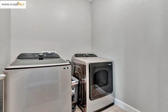 4670 Fuschia Way, Oakley CA: https://media.crmls.org/mediaz/a1c4374e-35d2-47d6-b96b-edd10b4837fe.jpg