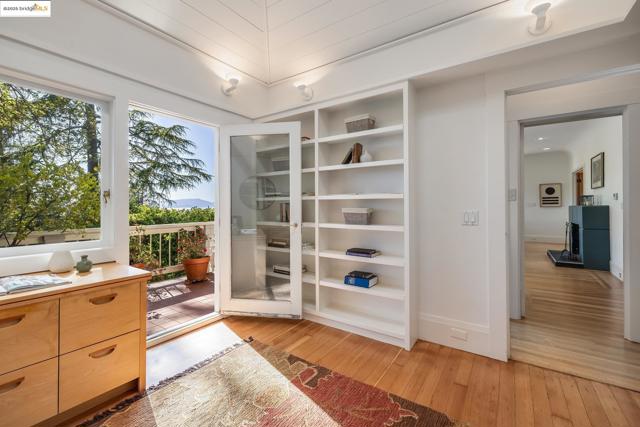 2671 Shasta Rd, Berkeley CA: https://media.crmls.org/mediaz/a1c520c1-5c35-4f6f-aea2-4cf1bad29d3d.jpg