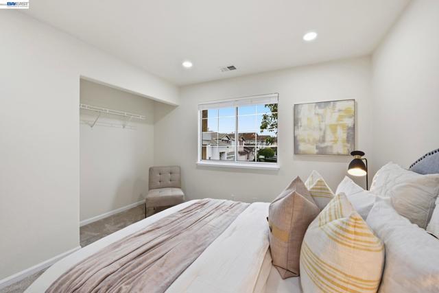 Image 41 of 55 For 15518 Harbor Way