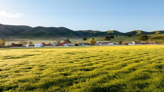 54800 Lonoak Road, King City CA: https://media.crmls.org/mediaz/a1c5a270-932b-4cd8-add3-d7c864c91fe9.jpg