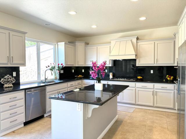 Image 7 of 37 For 7045 Tarvisio Way