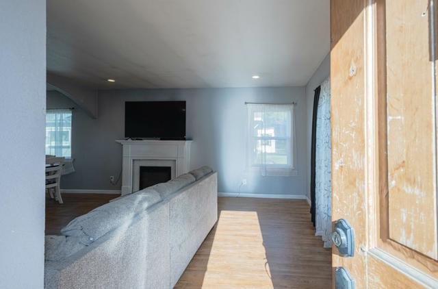 121 OAK Street, Salinas CA: https://media.crmls.org/mediaz/a1c5e3df-f111-4a2f-977f-6f34a9b0148a.jpg