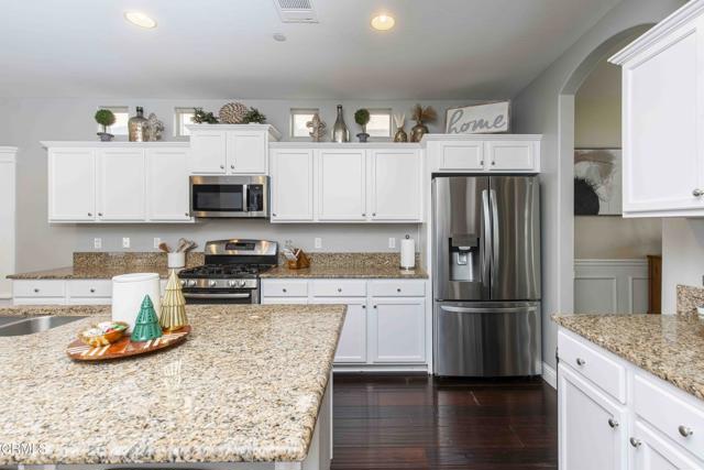 Detail Gallery Image 11 of 55 For 9510 Liberty Island Dr, Bakersfield,  CA 93311 - 4 Beds | 3/1 Baths