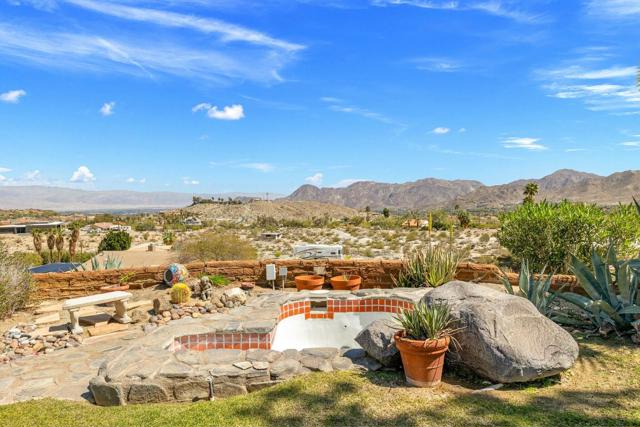 48600 Coyote Road, Palm Desert CA: https://media.crmls.org/mediaz/a1c6d05a-2c80-4f7f-8c11-f440d1005b6e.jpg