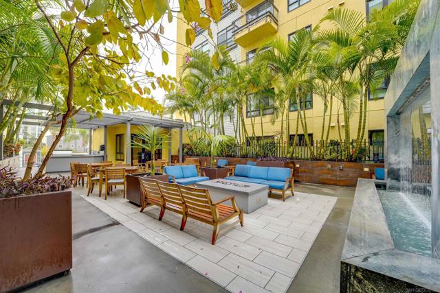 889 Date St, San Diego CA: https://media.crmls.org/mediaz/a1c70f75-703e-4928-bb1f-ca48edbc4da8.jpg