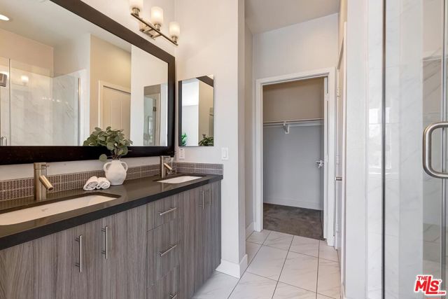 2753 Waverly Drive, Los Angeles CA: https://media.crmls.org/mediaz/a1c74909-a440-433d-a657-8c6824b92afb.jpg