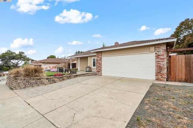 148 primrose ln, Vallejo CA: https://media.crmls.org/mediaz/a1c7588f-007f-45a6-b9c3-ff0a468f0984.jpg